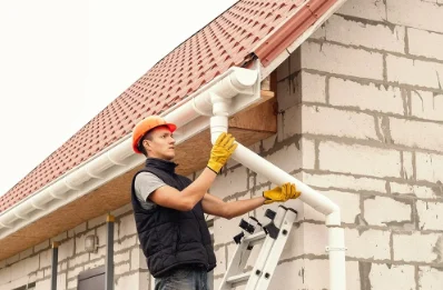Pose et remplacement de gouttières à Vigy